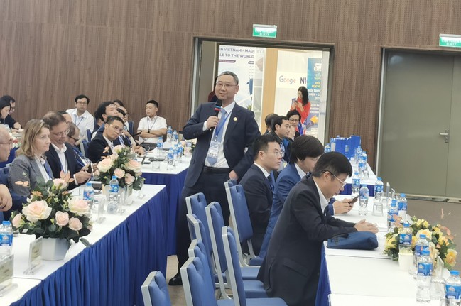 宋来参加越南2025 IEEE环境与电气工程亚洲会议并做主旨报告