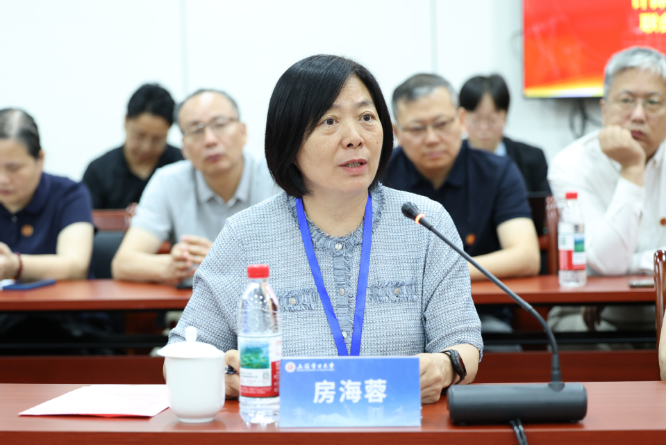 我校通信工程、电子信息工程、计算机科学与技术专业接受工程教育认证专家组现场考查 我校通信工程、电子信息工程、计算机科学与技术专业接受工程教育认证专家组现场考查