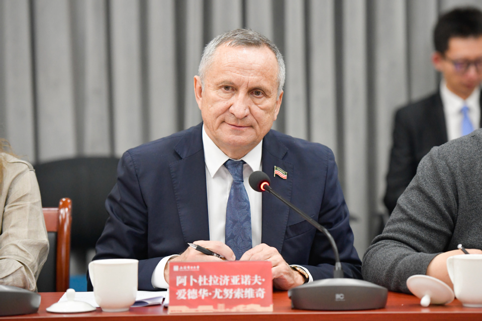 俄罗斯喀山国立动力大学代表团来访我校